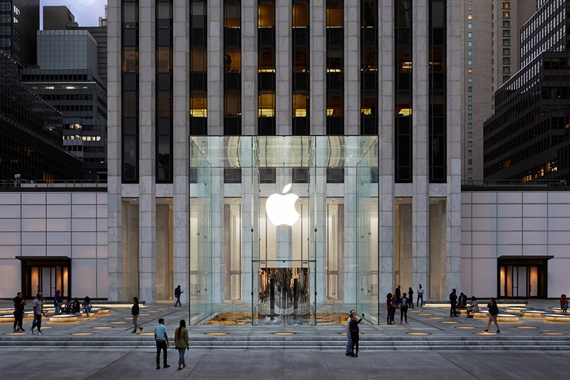 Apple accused of union-busting at its New York store