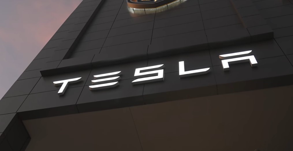 Tesla faces lawsuit for forcing staff not to discuss pay