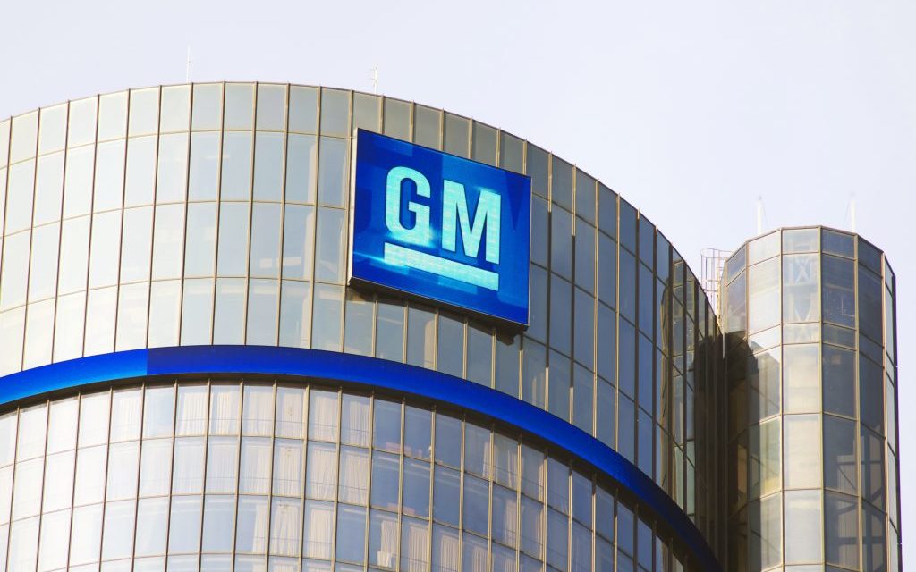 General Motors to cut around 500 staff to save $2 billion