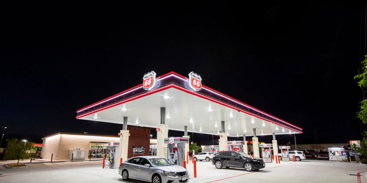 Oil refiner Phillips 66 cuts staff at refineries, terminals and offices