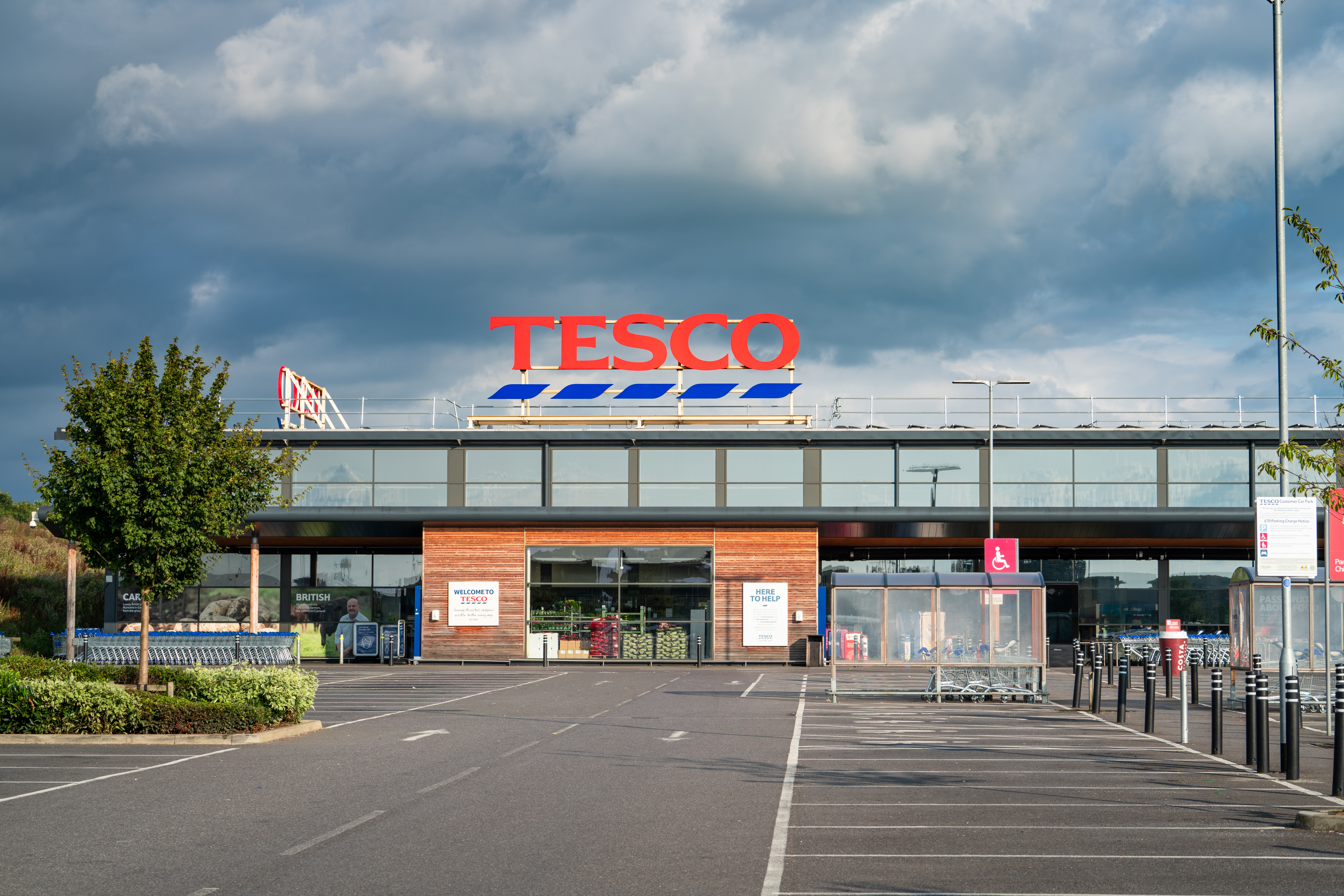 Thousands of salaried Tesco workers forced to take real terms pay cut