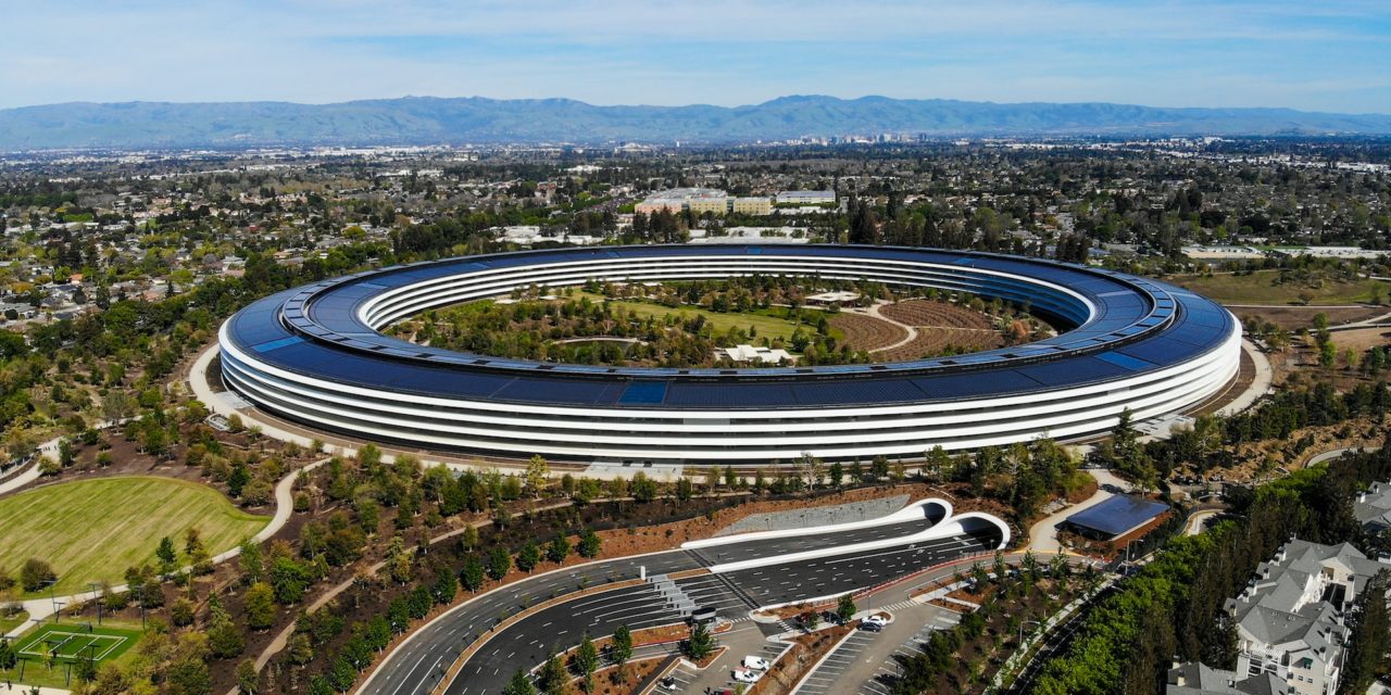 Apple puts brakes on corporate hiring until late 2023