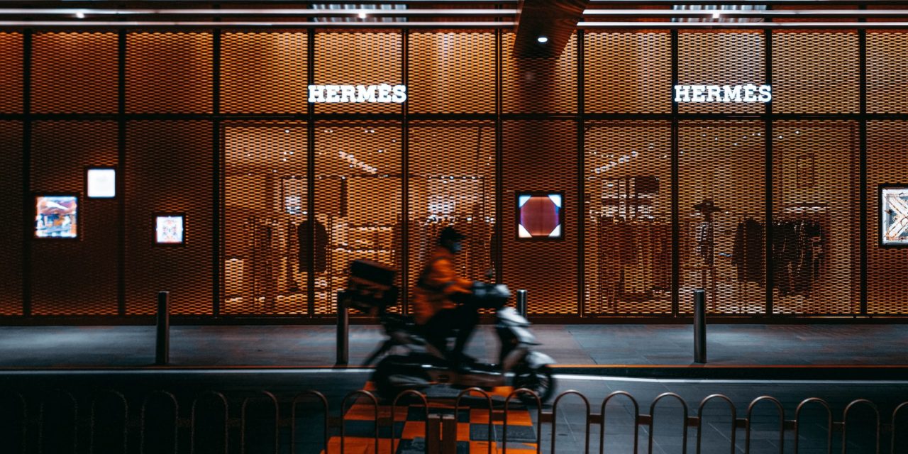 Hermès to pay all staff £3,500 bonus after big profit increase